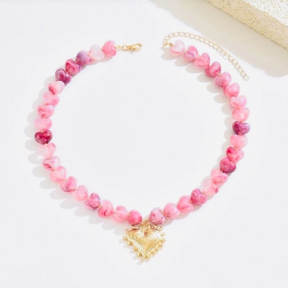 NWT Pink Heart Bead Necklace with Gold Pendant - Picture 3 of 4